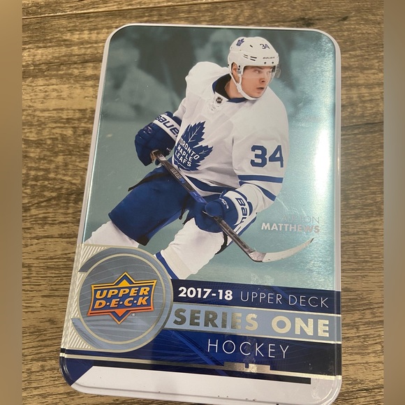 Other - 2017-18 Upper Deck Series 1 Hockey Tin Box
